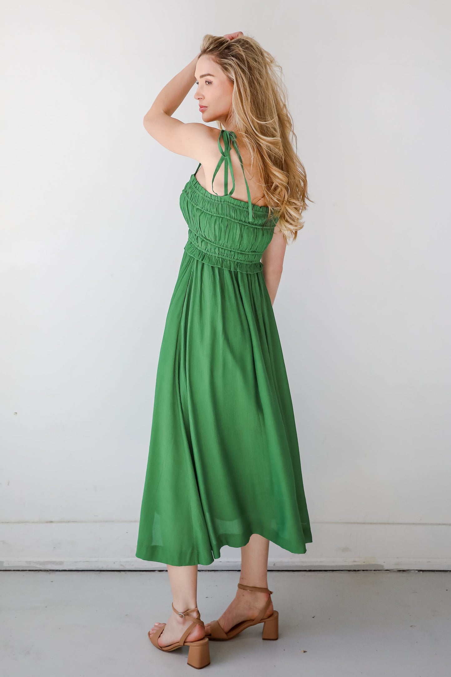 Gorgeous Reputation Kelly Green Midi Dress