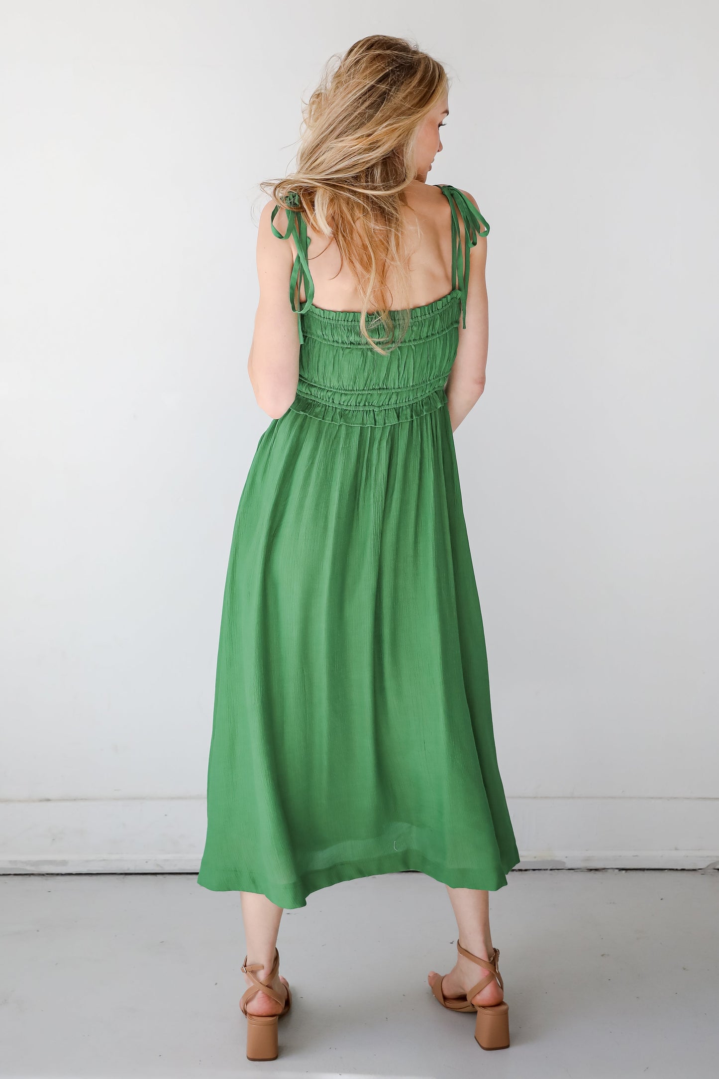 Gorgeous Reputation Kelly Green Midi Dress